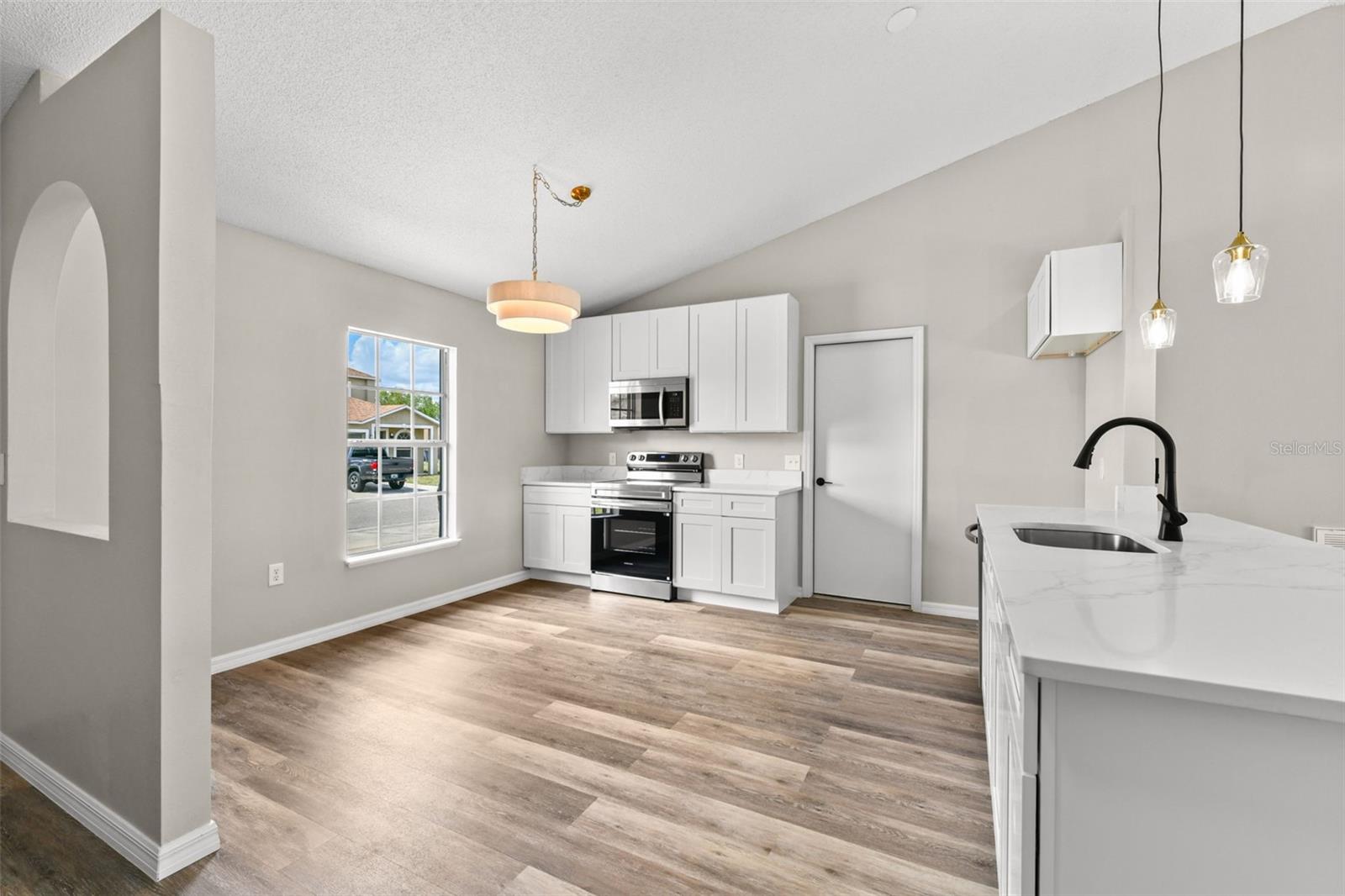 Image 15 of 47 For 3904 Warbler Drive