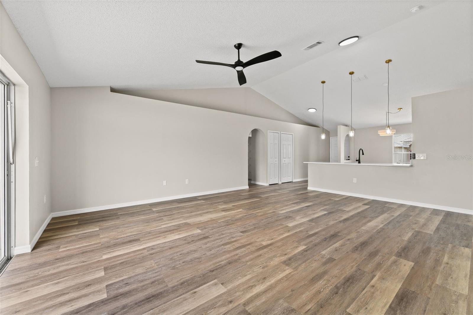 Image 19 of 47 For 3904 Warbler Drive