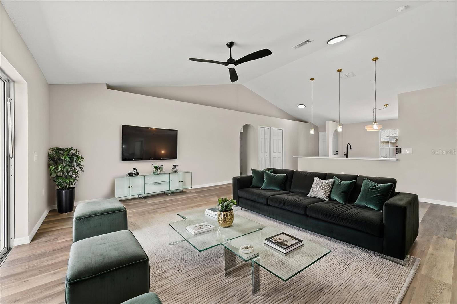 Image 20 of 47 For 3904 Warbler Drive