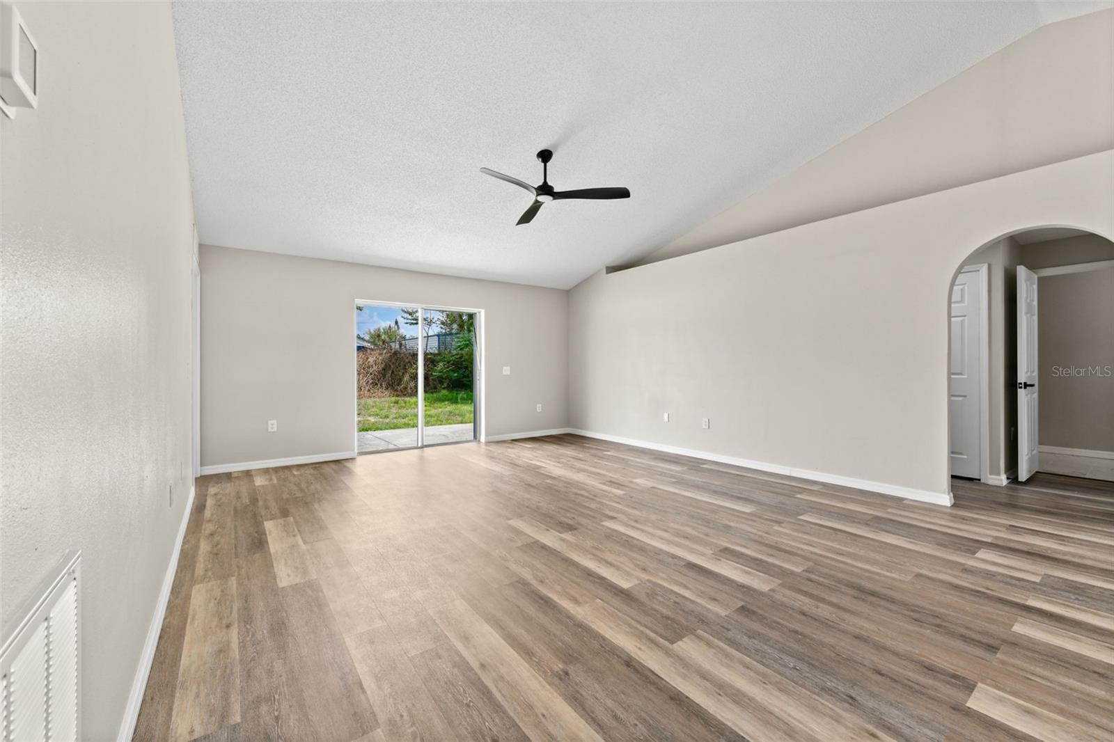 Image 21 of 47 For 3904 Warbler Drive