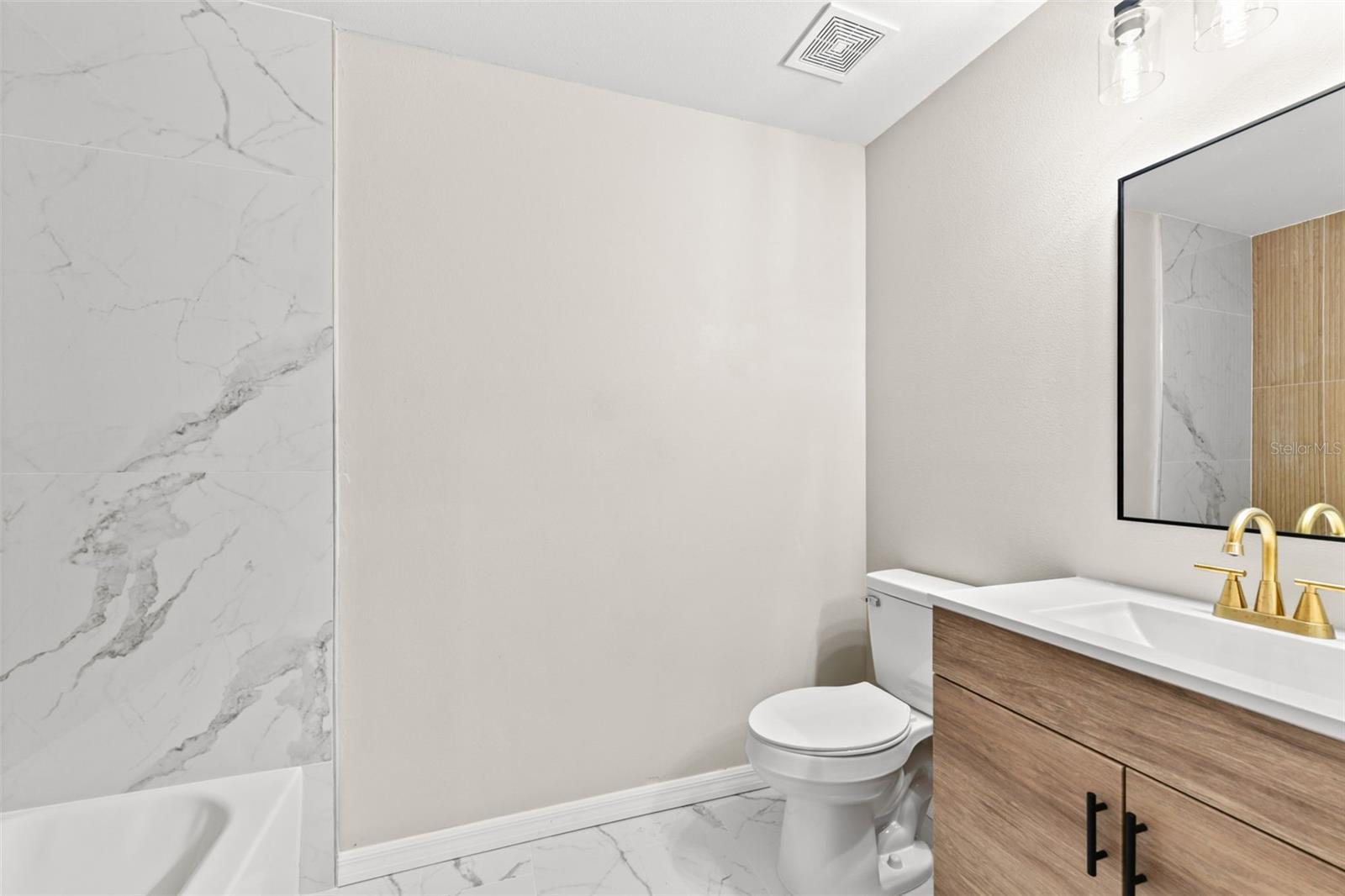 Image 32 of 47 For 3904 Warbler Drive