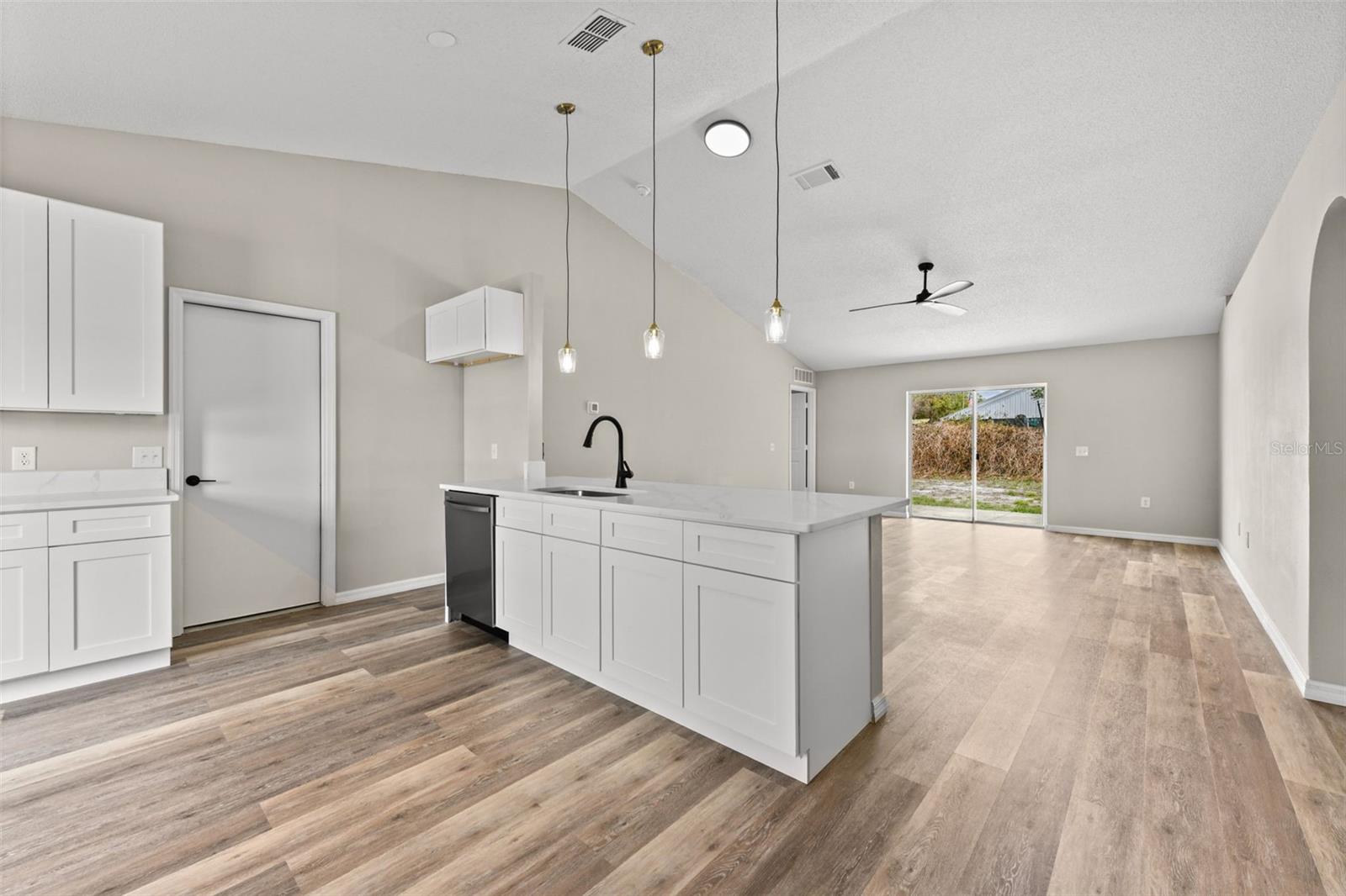 Image 6 of 47 For 3904 Warbler Drive