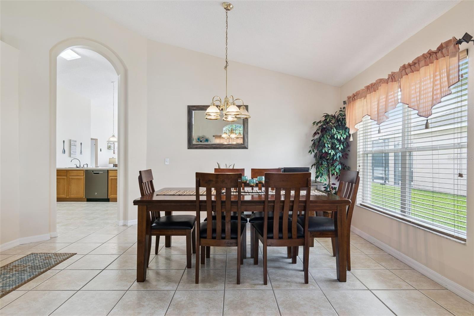 Image 15 of 55 For 967 Lake Berkley Drive