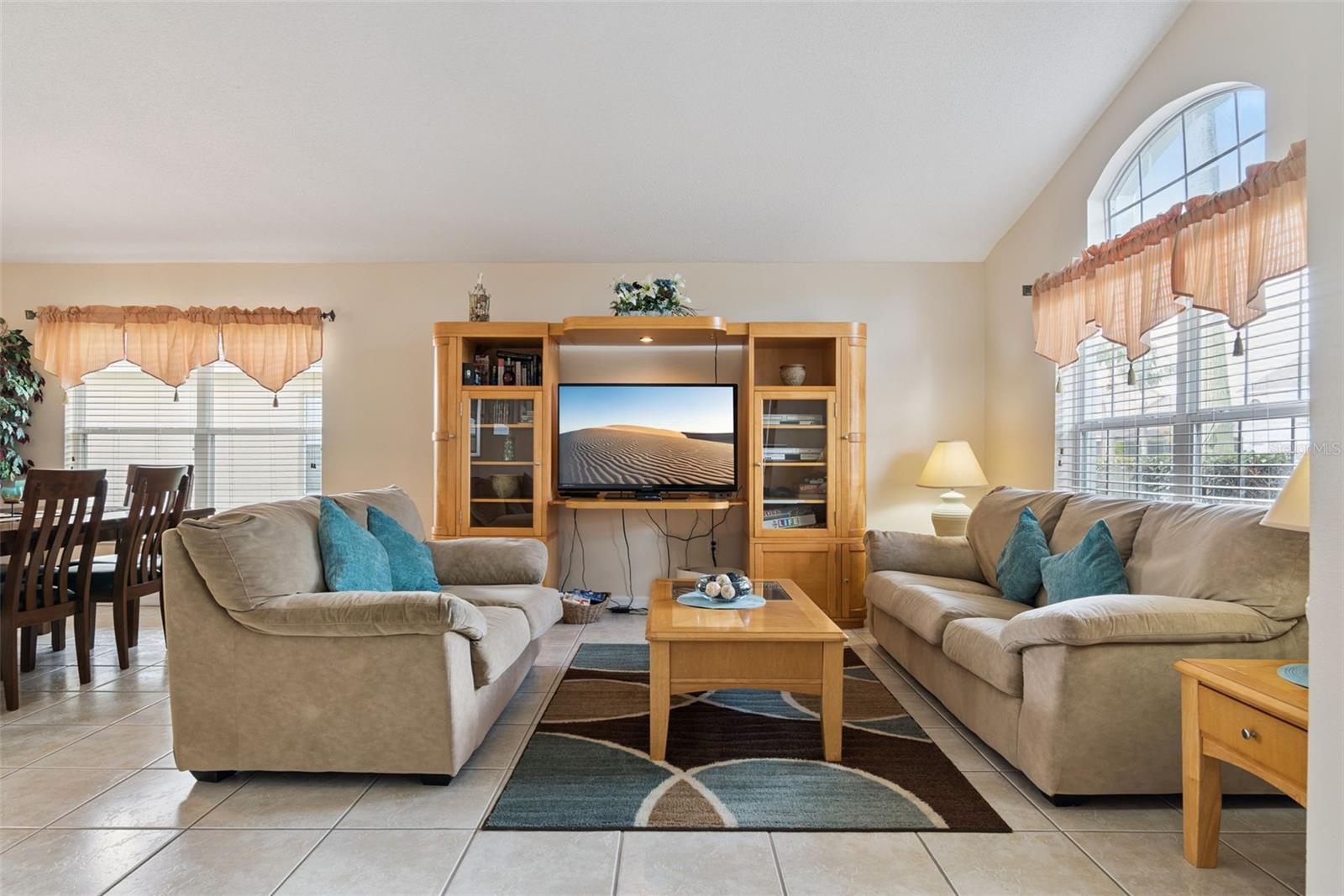 Image 18 of 55 For 967 Lake Berkley Drive