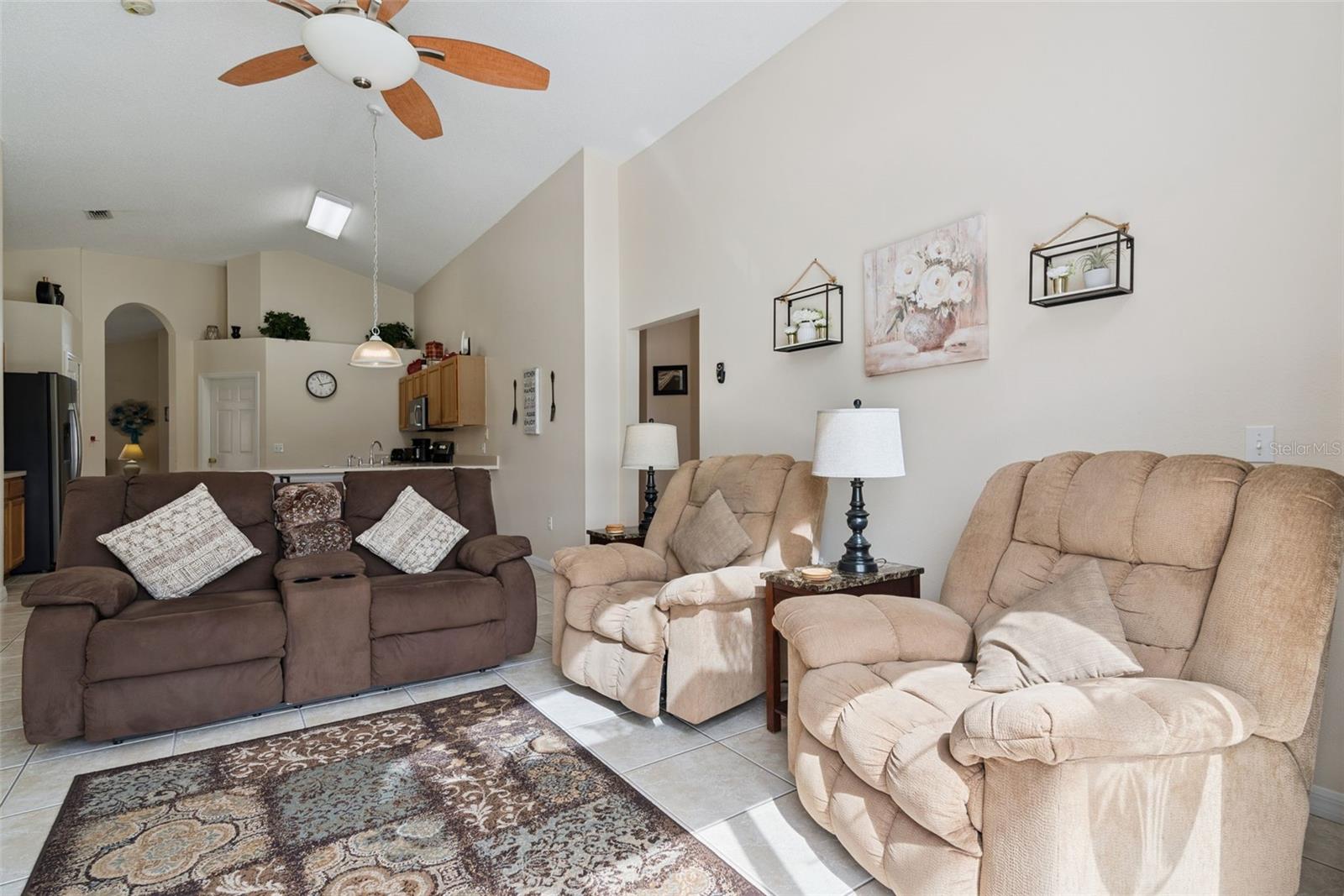 Image 19 of 55 For 967 Lake Berkley Drive