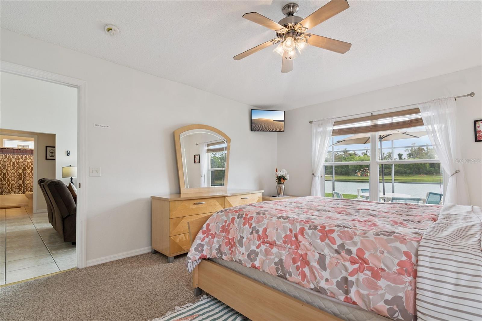 Image 31 of 55 For 967 Lake Berkley Drive