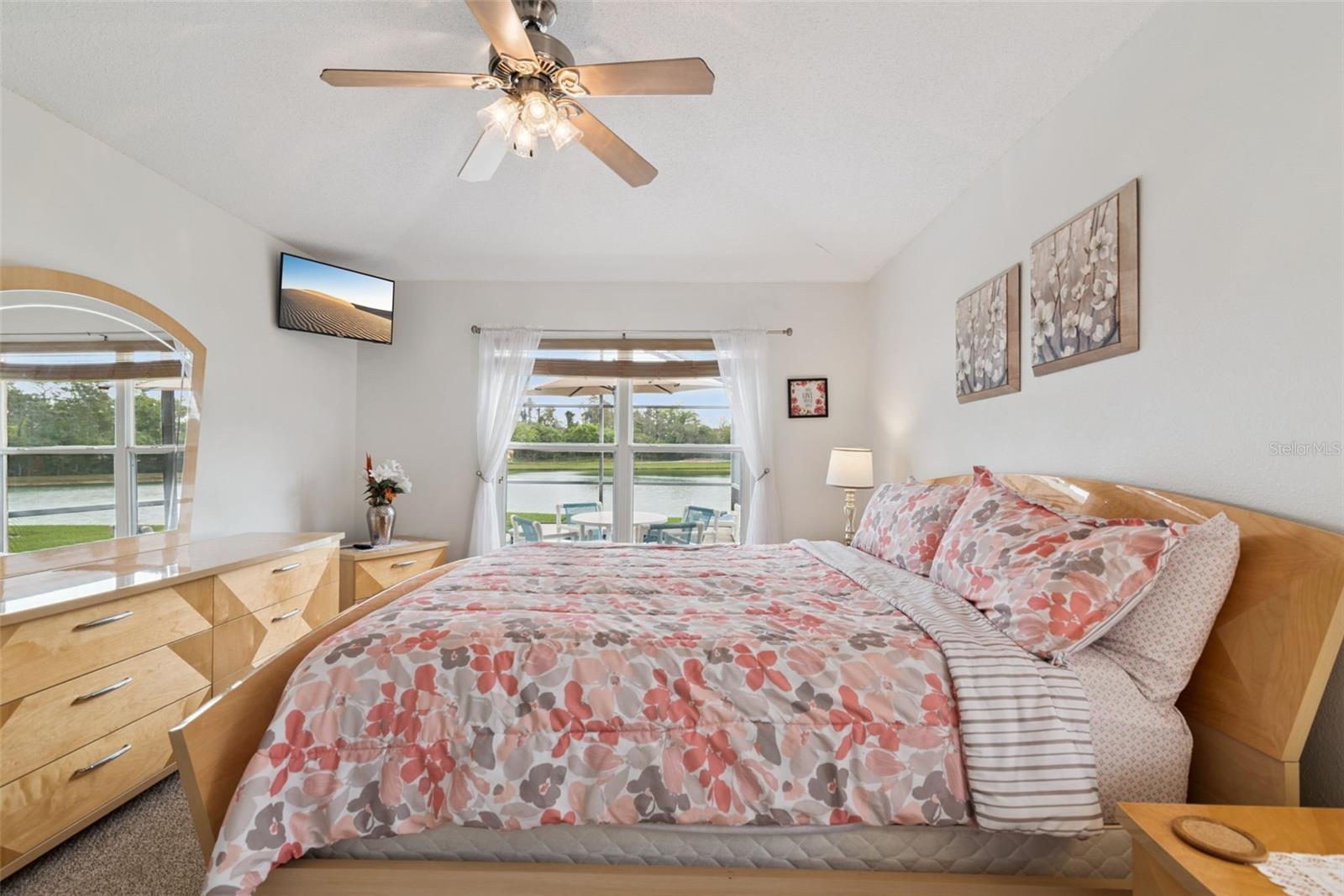 Image 32 of 55 For 967 Lake Berkley Drive