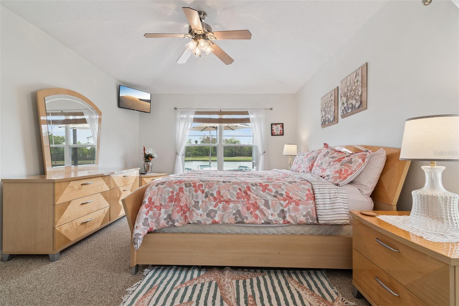 Image 33 of 55 For 967 Lake Berkley Drive