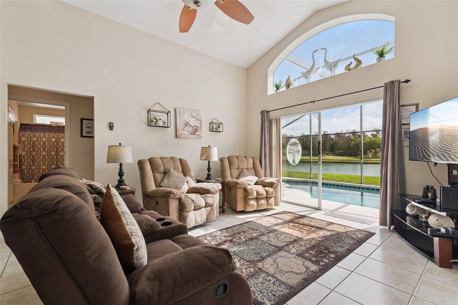 Image 7 of 55 For 967 Lake Berkley Drive