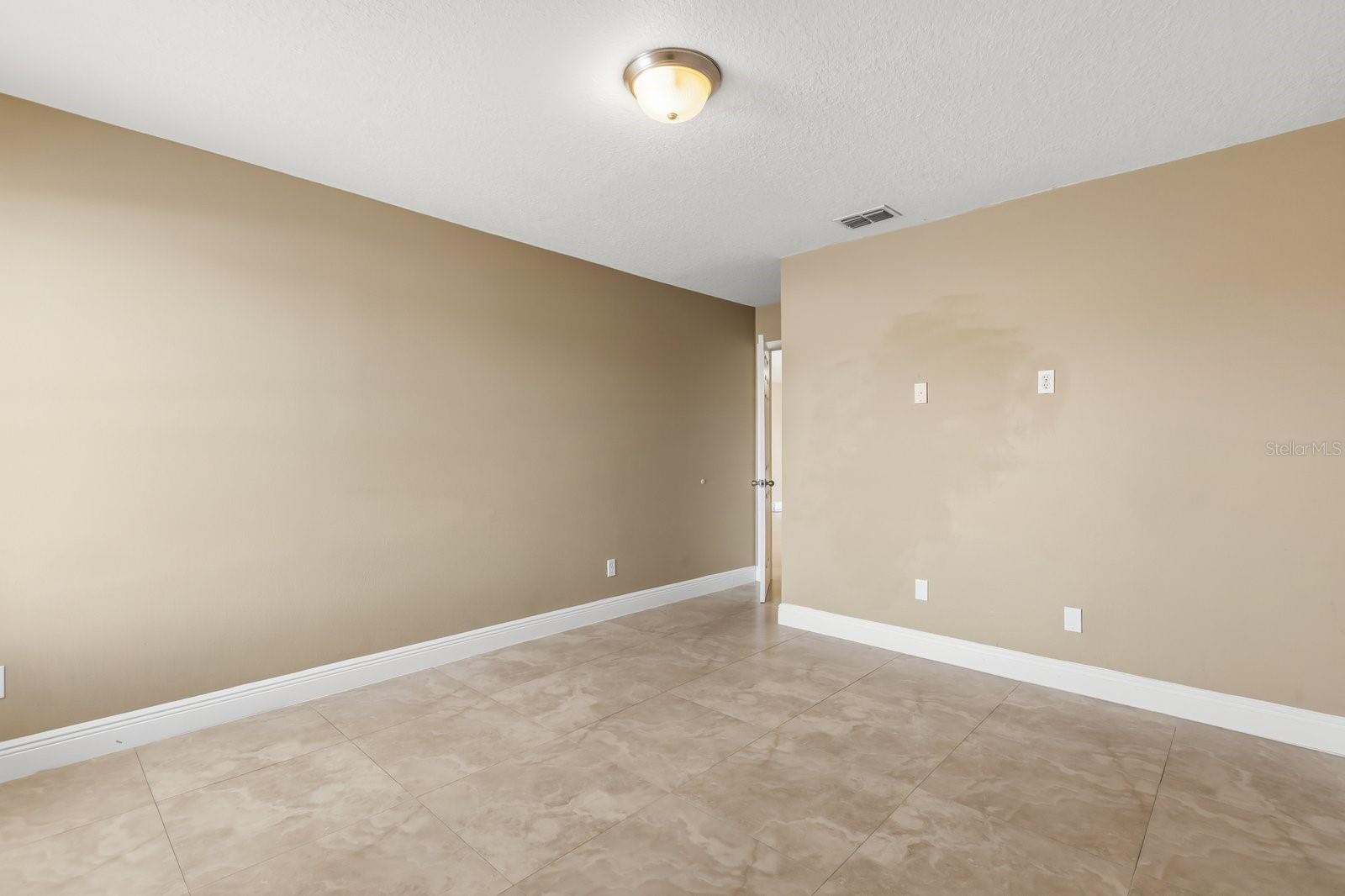 Image 21 of 46 For 1431 Clarks Summit Court