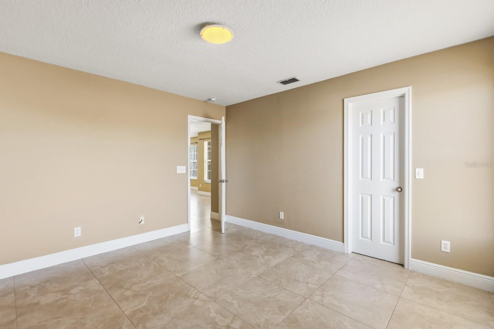 Image 25 of 46 For 1431 Clarks Summit Court