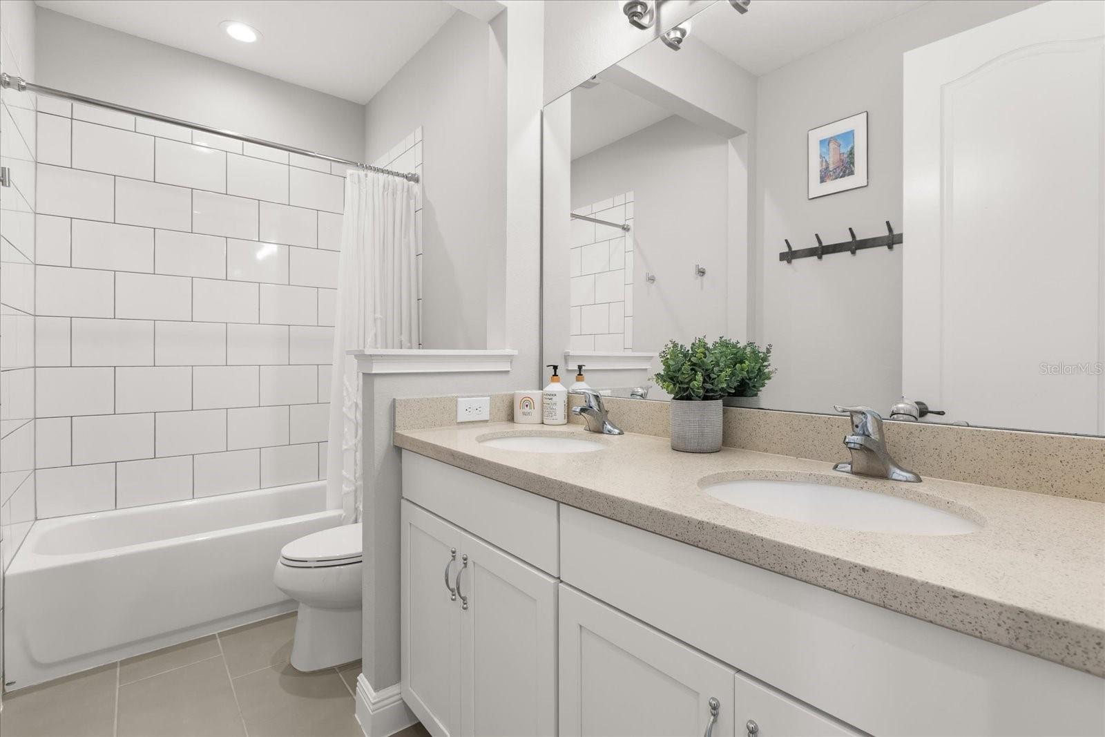 Image 26 of 52 For 8673 Reymont Street