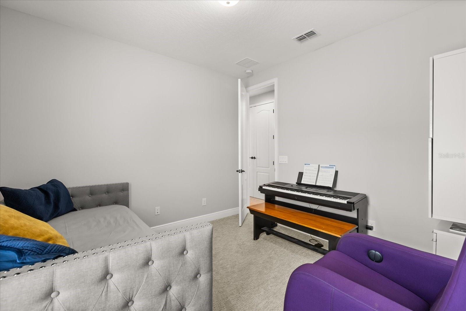 Image 27 of 52 For 8673 Reymont Street