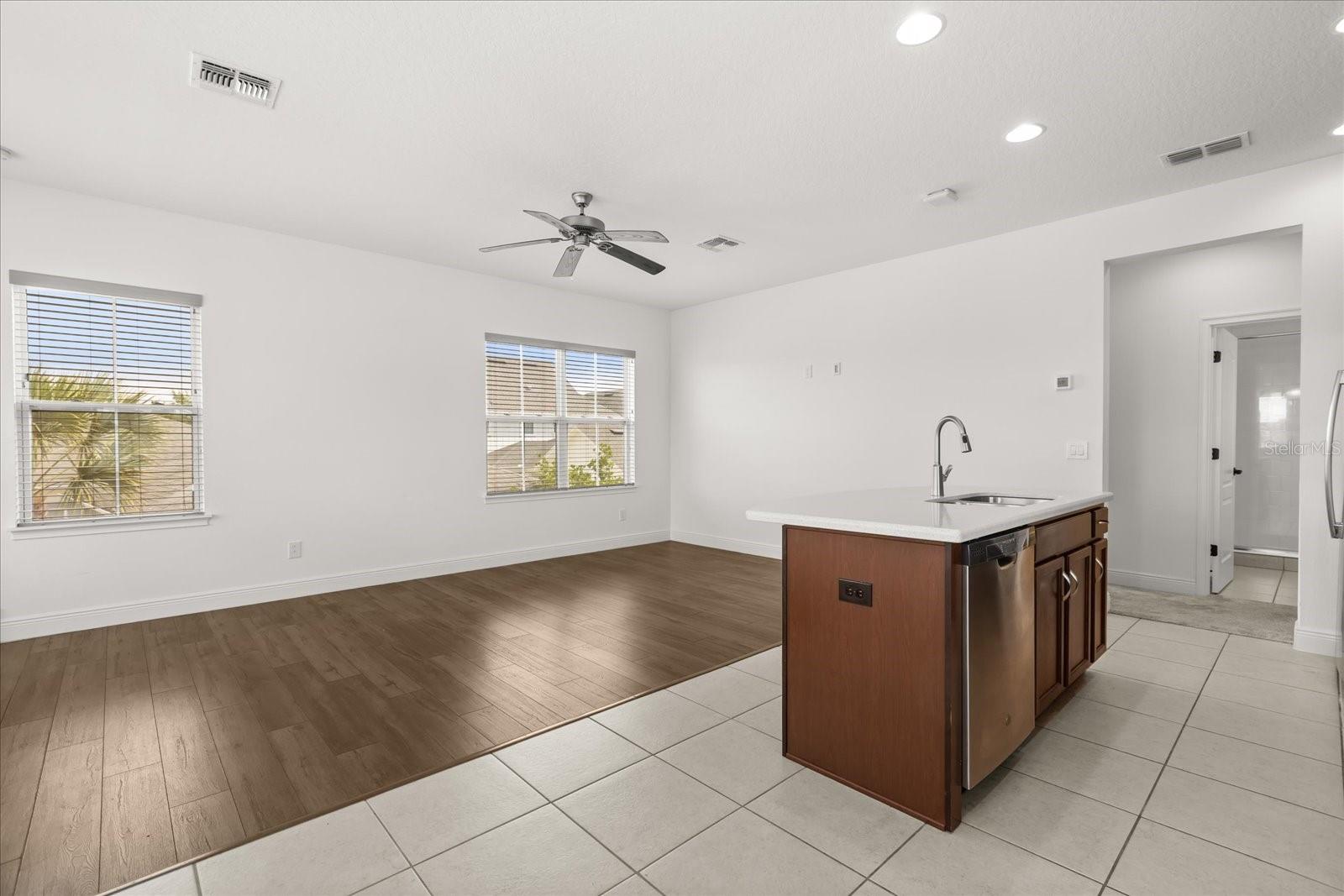 Image 39 of 52 For 8673 Reymont Street