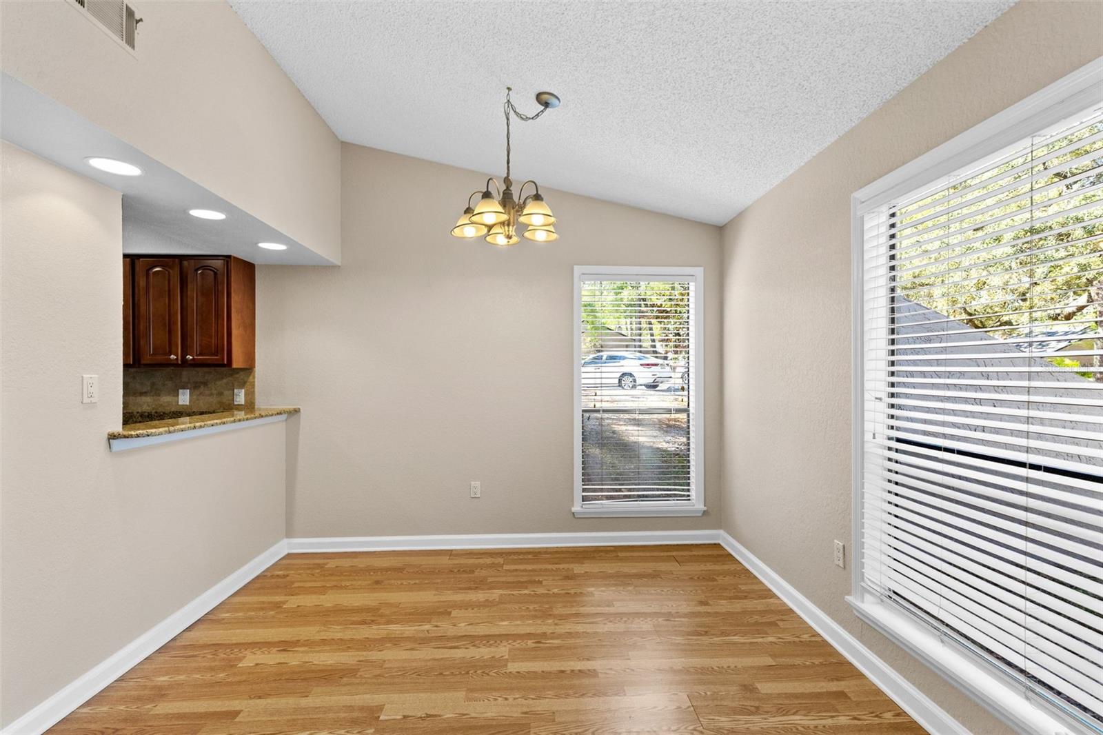 Image 10 of 37 For 940 Douglas Ave  # 201