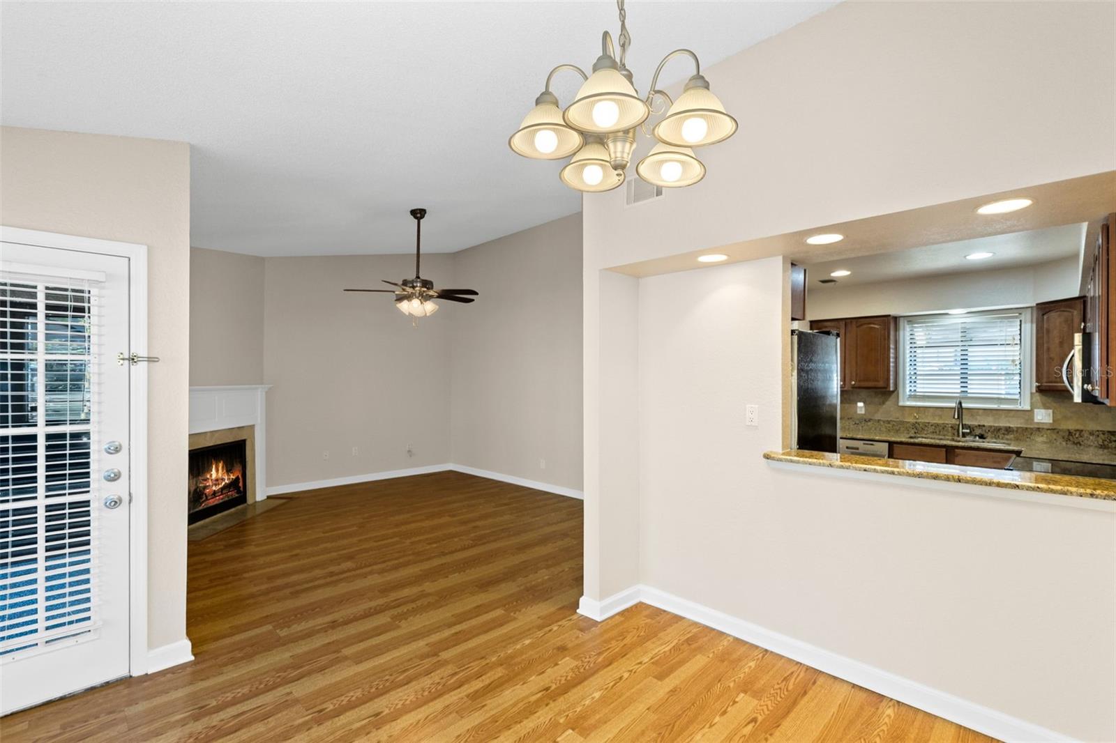 Image 11 of 37 For 940 Douglas Ave  # 201