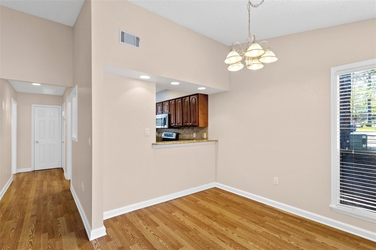 Image 12 of 37 For 940 Douglas Ave  # 201