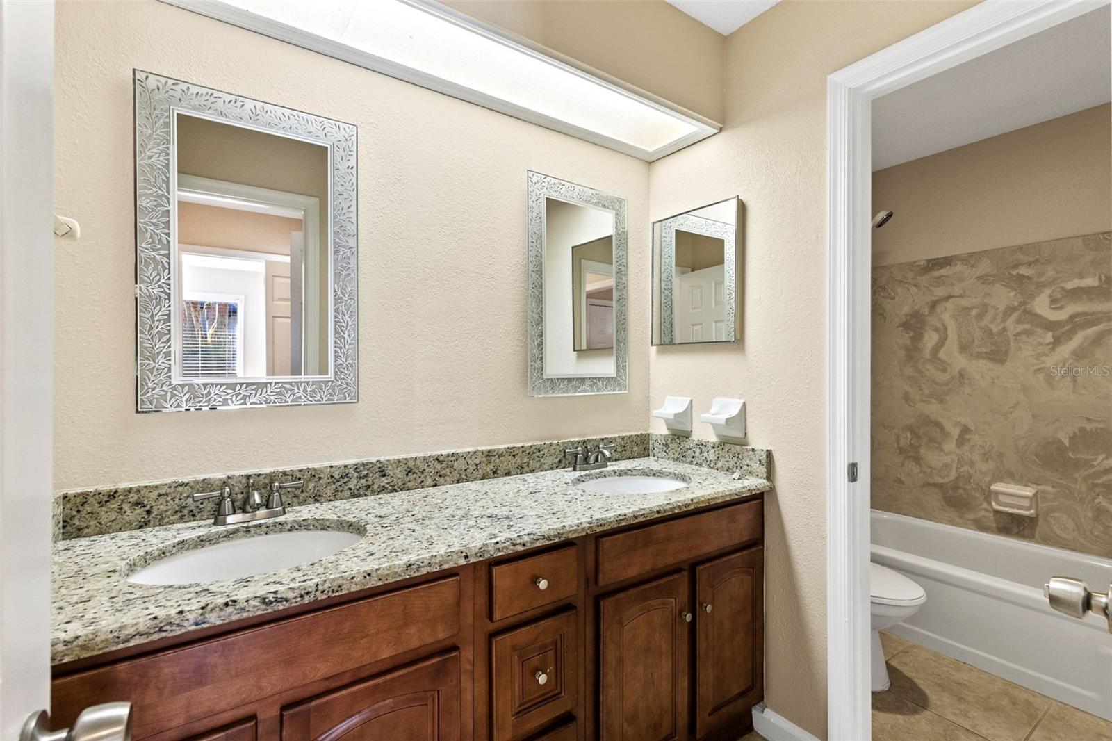 Image 15 of 37 For 940 Douglas Ave  # 201