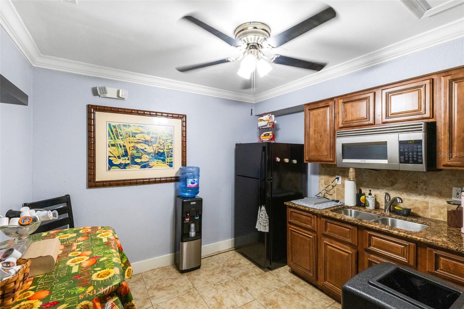 Image 28 of 37 For 940 Douglas Ave  # 201