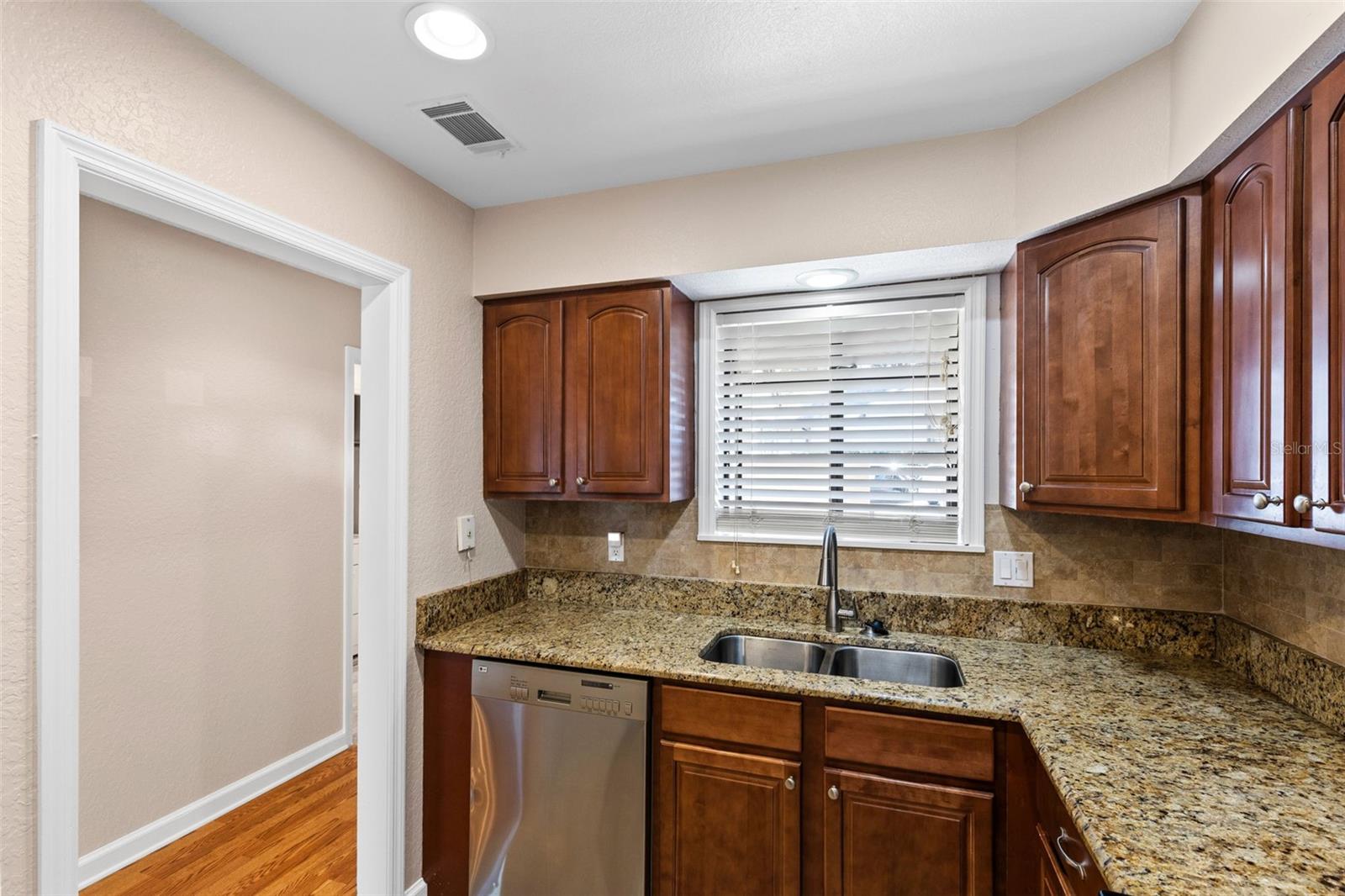 Image 5 of 37 For 940 Douglas Ave  # 201