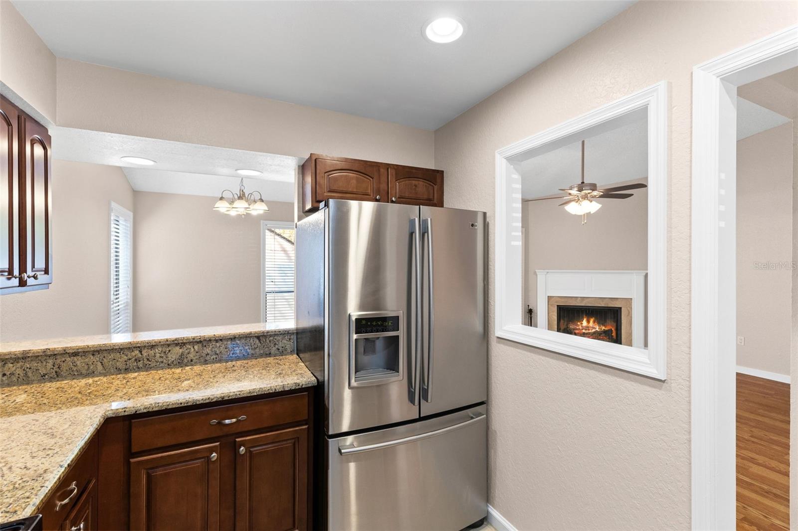 Image 6 of 37 For 940 Douglas Ave  # 201