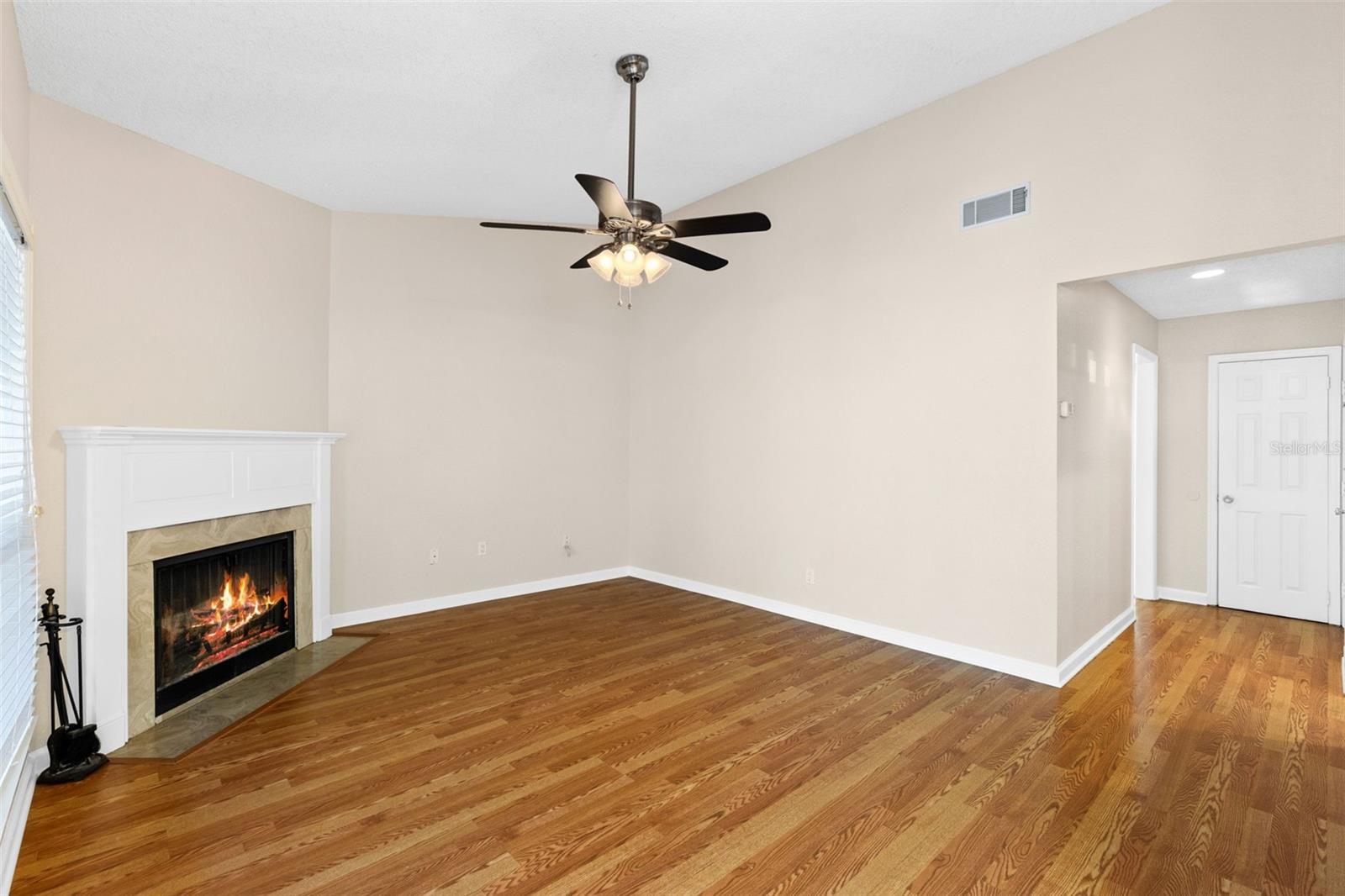 Image 9 of 37 For 940 Douglas Ave  # 201