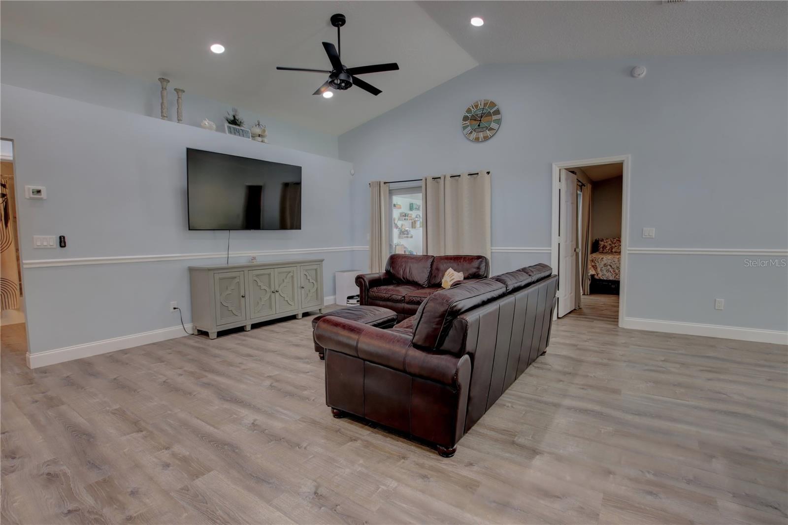 Image 8 of 41 For 1240 15th Street