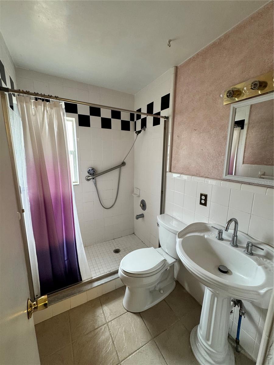 Image 21 of 30 For 2506 Delaney Avenue