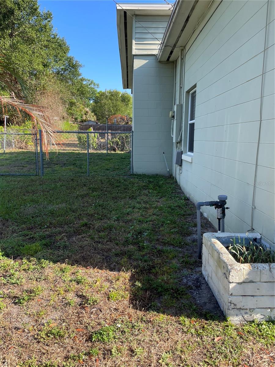 Image 29 of 30 For 2506 Delaney Avenue