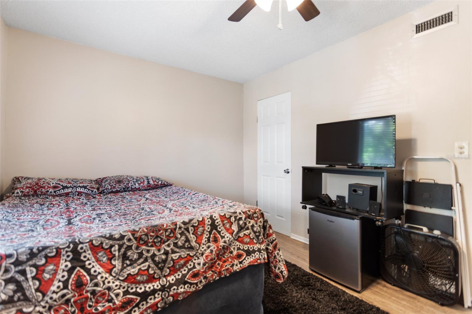 Image 11 of 14 For 7506 Presley Place 113