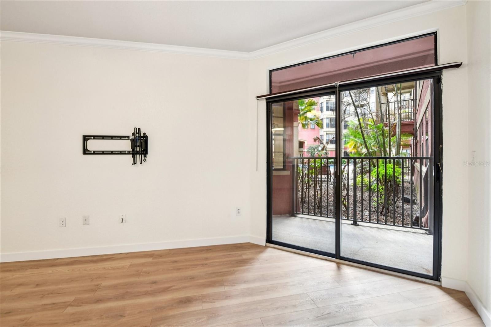 Image 16 of 46 For 911 Orange Avenue 101