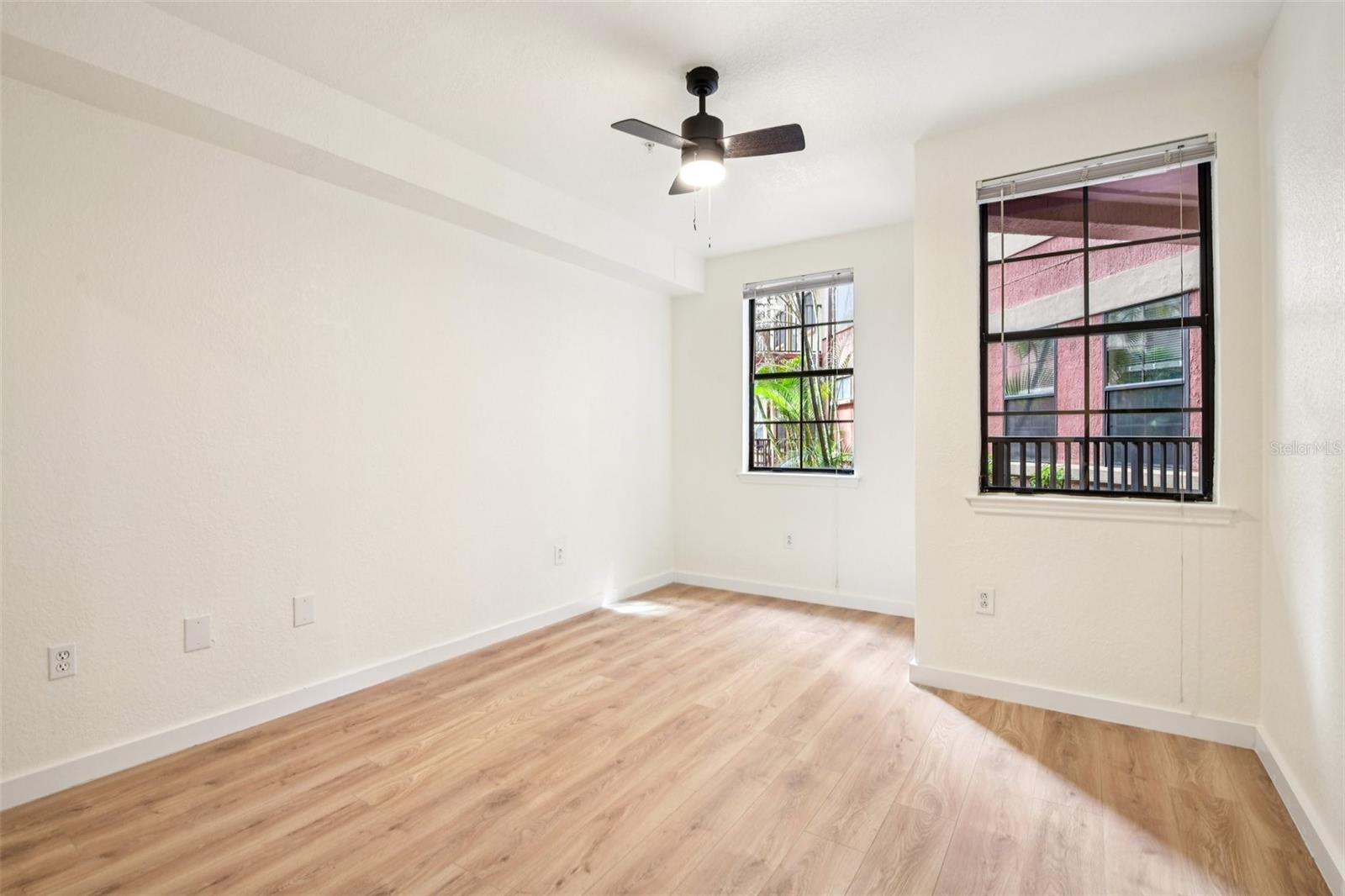 Image 26 of 46 For 911 Orange Avenue 101