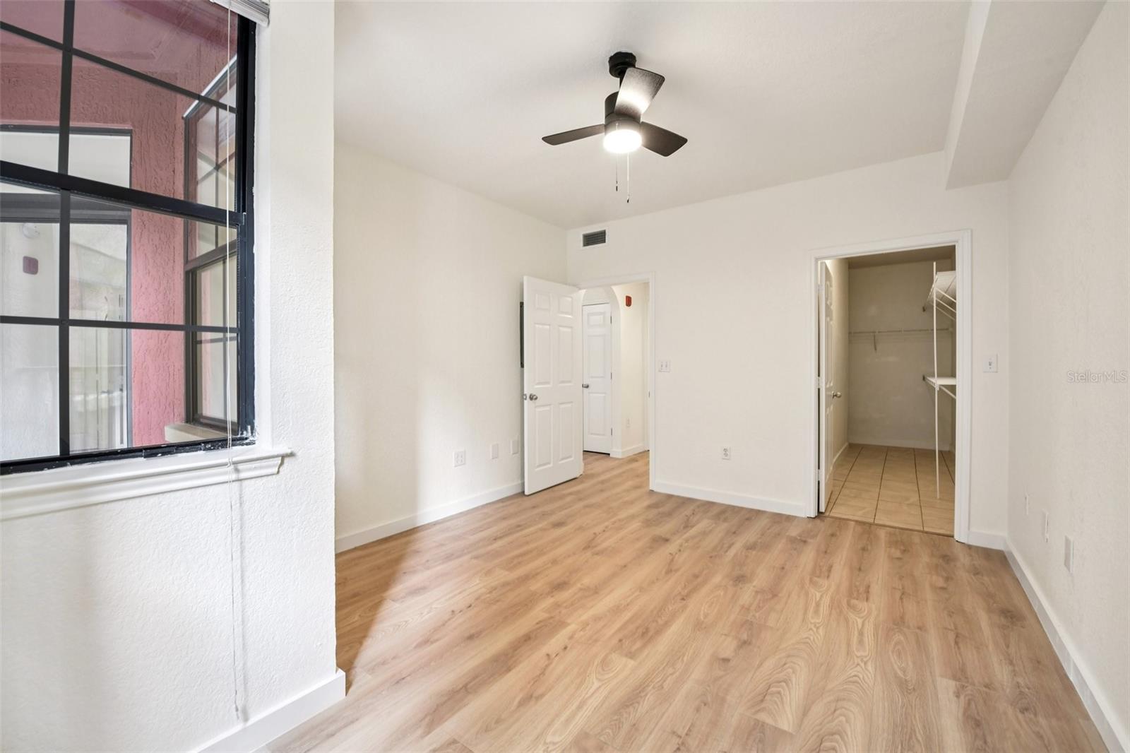 Image 28 of 46 For 911 Orange Avenue 101