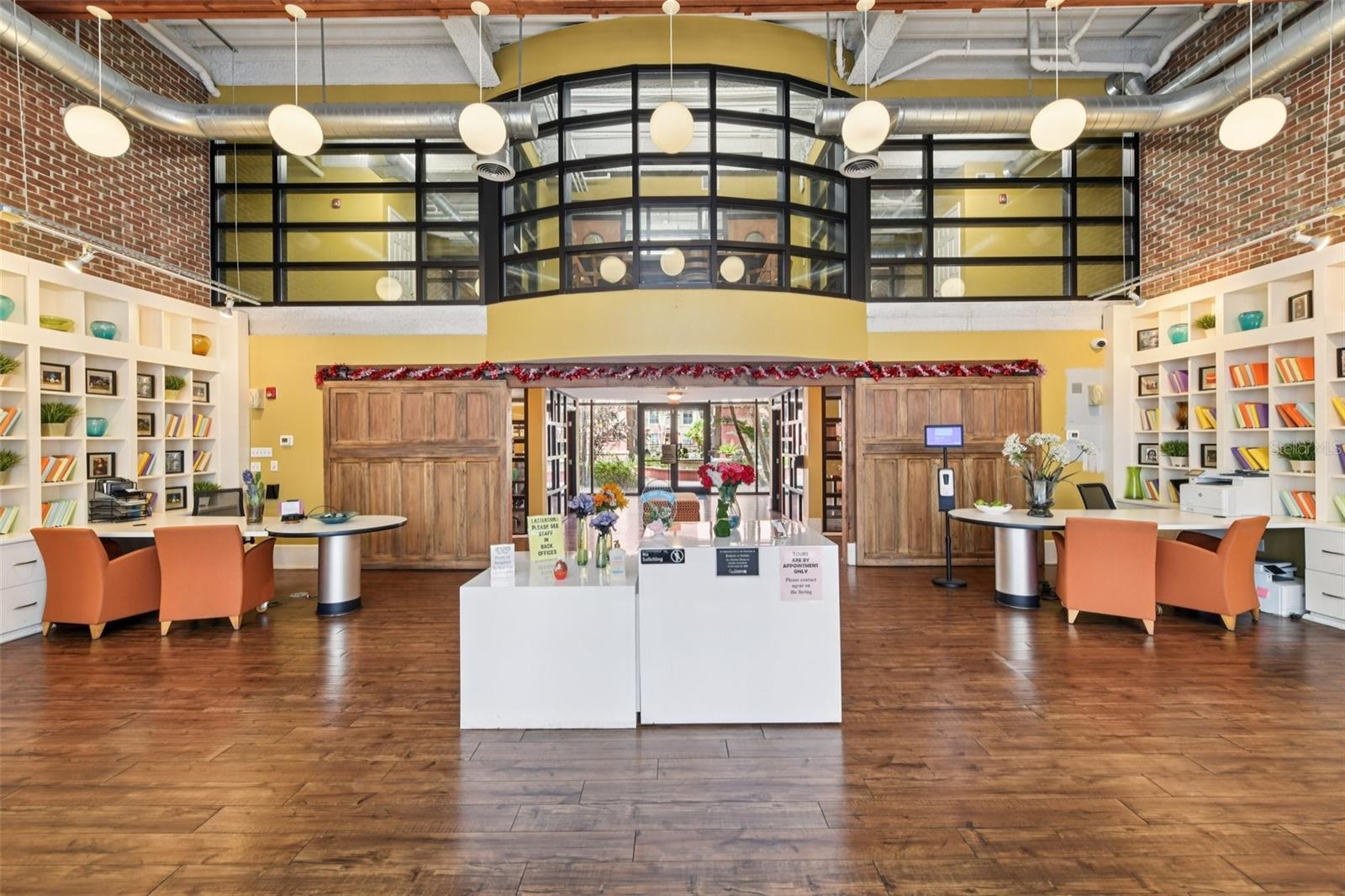 Image 30 of 46 For 911 Orange Avenue 101