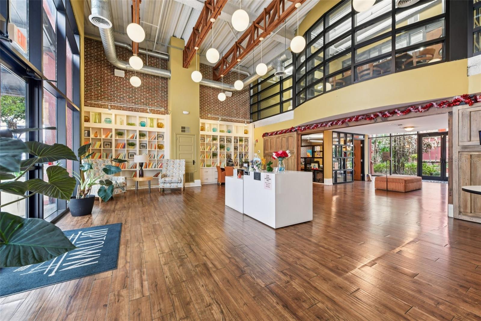 Image 31 of 46 For 911 Orange Avenue 101