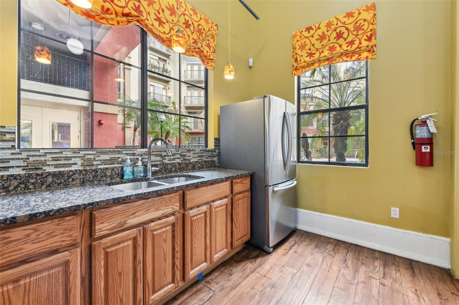 Image 36 of 46 For 911 Orange Avenue 101