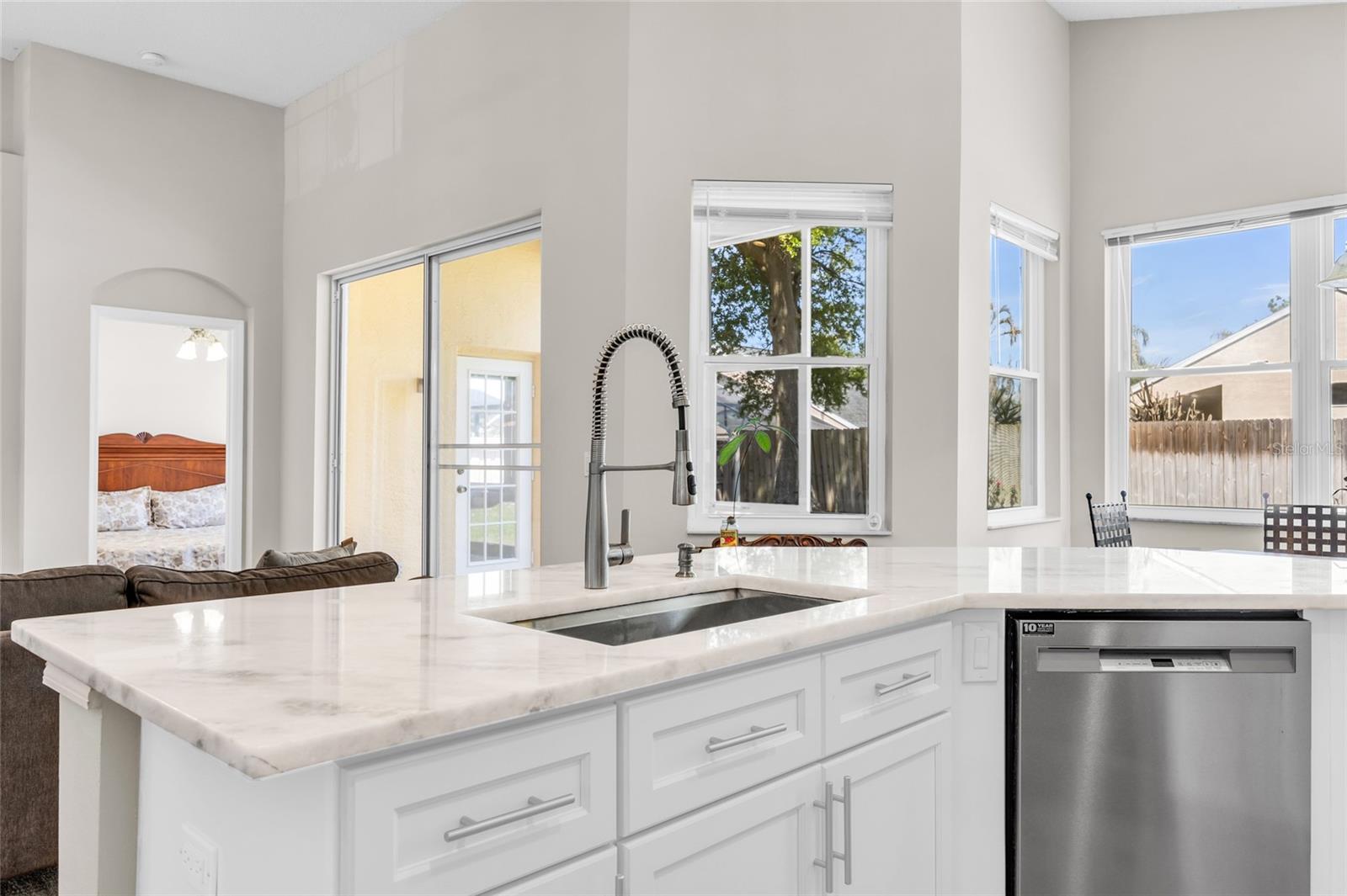 Image 27 of 41 For 438 Darkwood Avenue