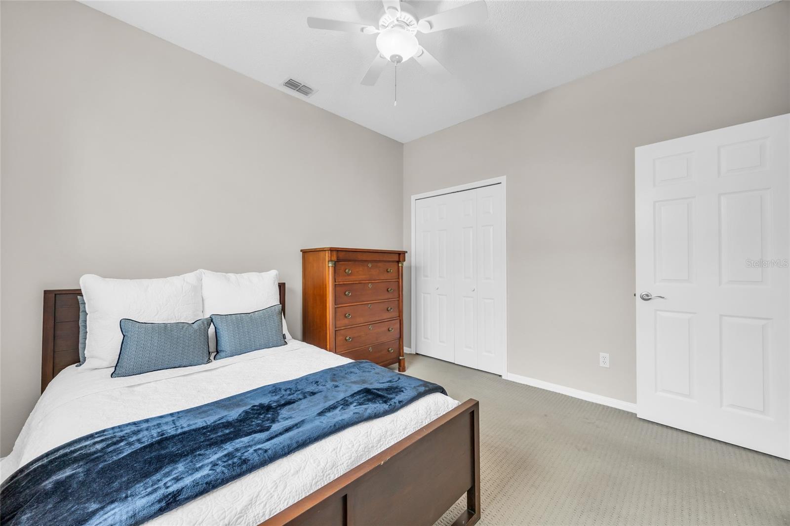 Image 33 of 41 For 438 Darkwood Avenue