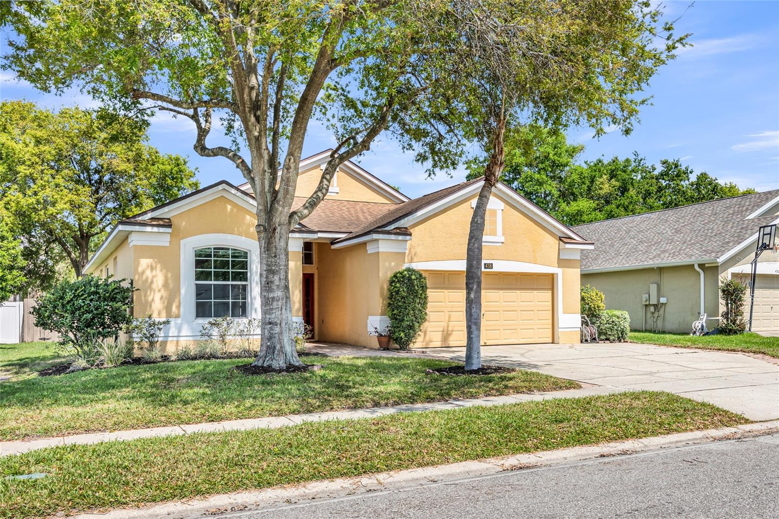 Image 5 of 41 For 438 Darkwood Avenue