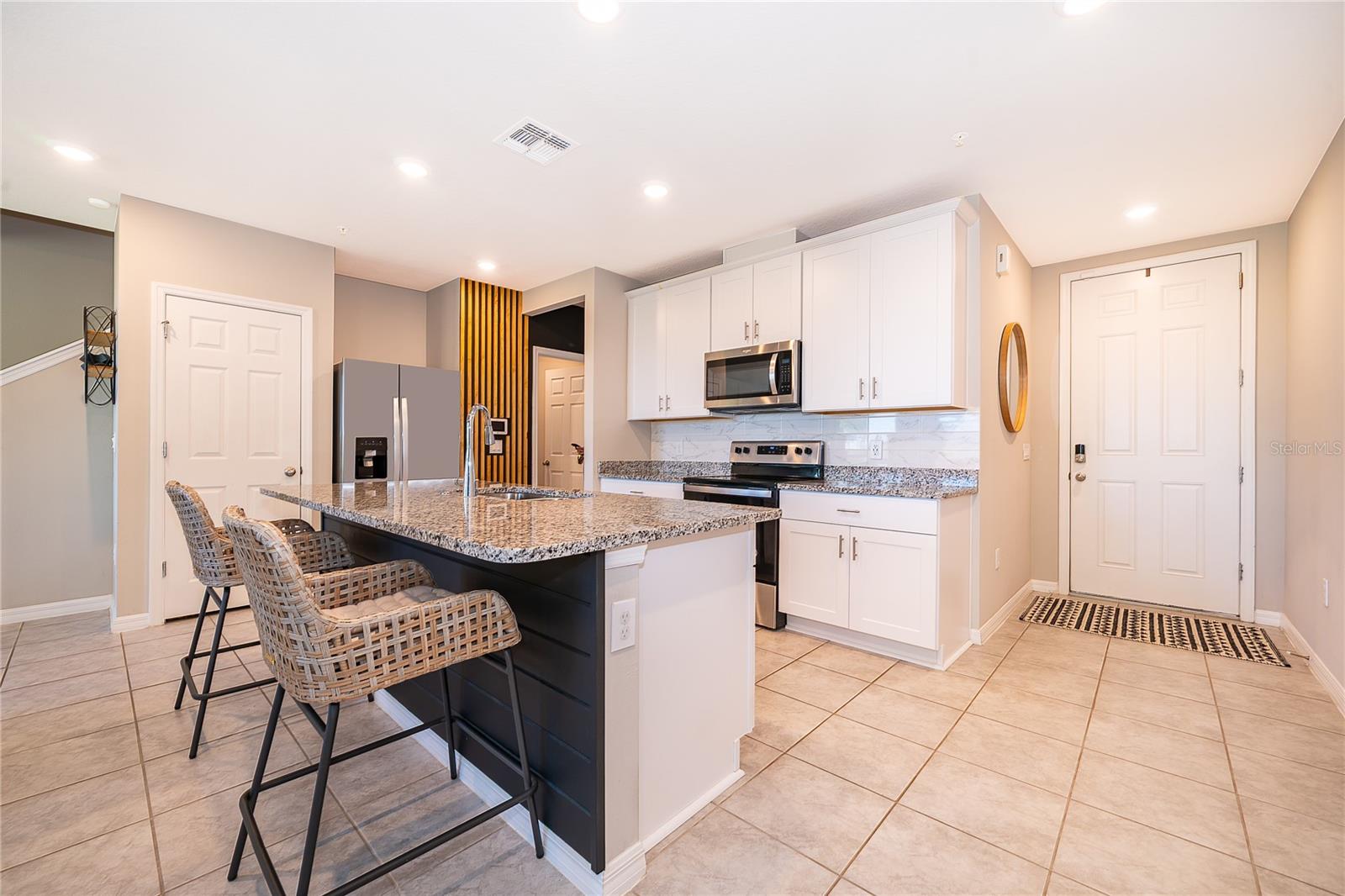 Image 4 of 30 For 963 Robin Holly Street