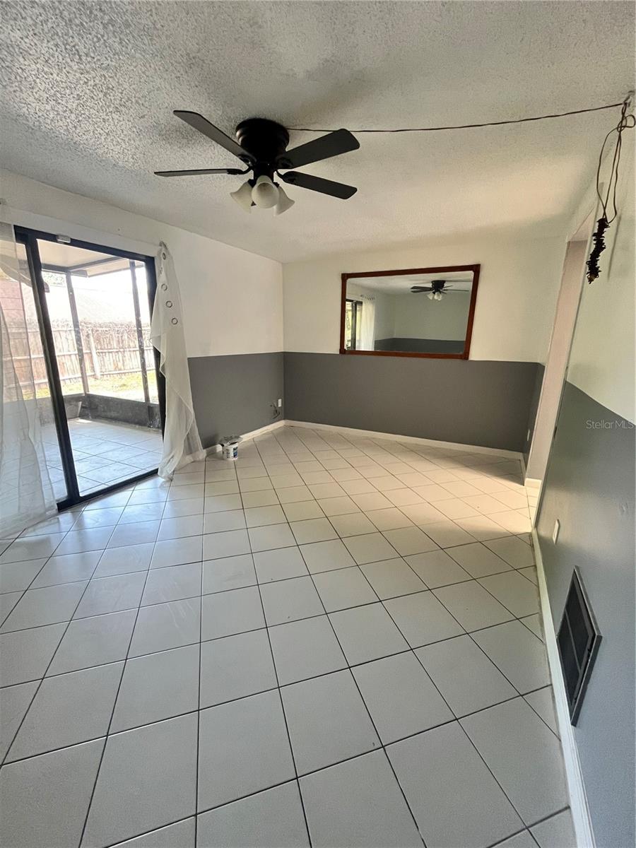 Image 10 of 29 For 4918 Silver Oaks Village F