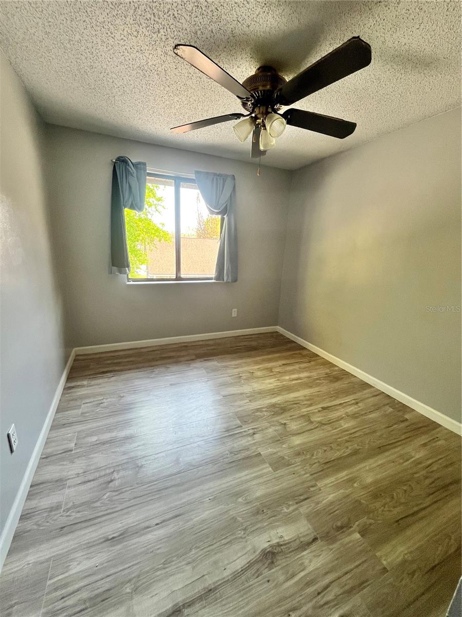 Image 21 of 29 For 4918 Silver Oaks Village F