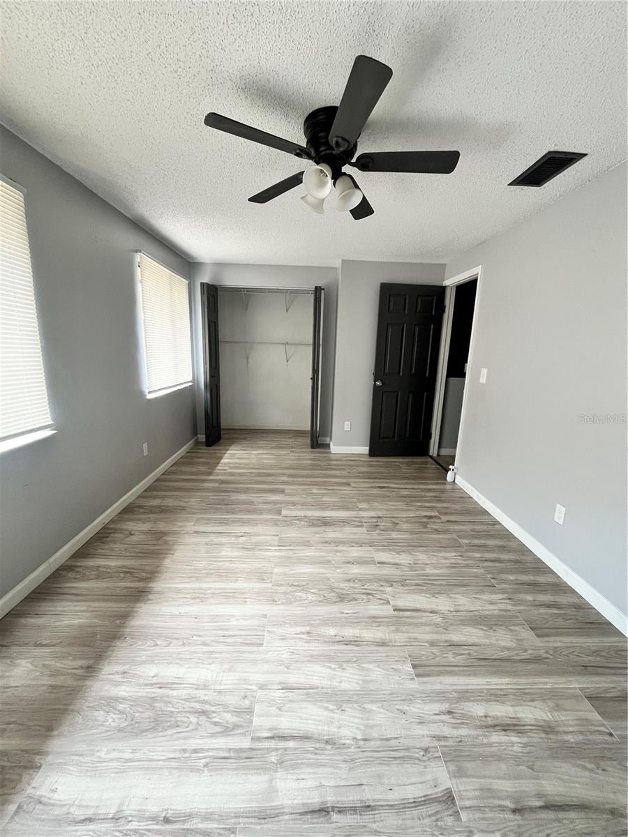 Image 25 of 29 For 4918 Silver Oaks Village F