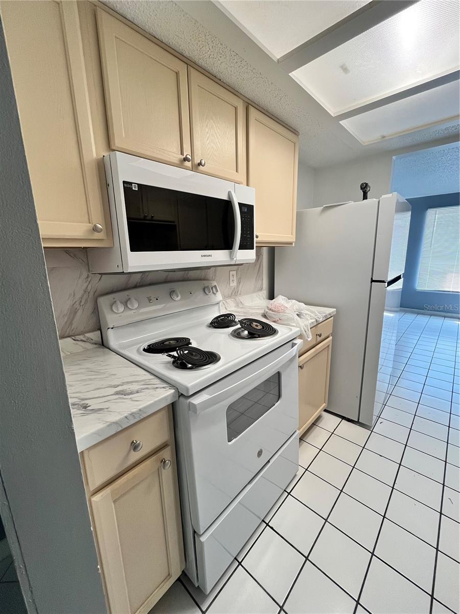 Image 7 of 29 For 4918 Silver Oaks Village F