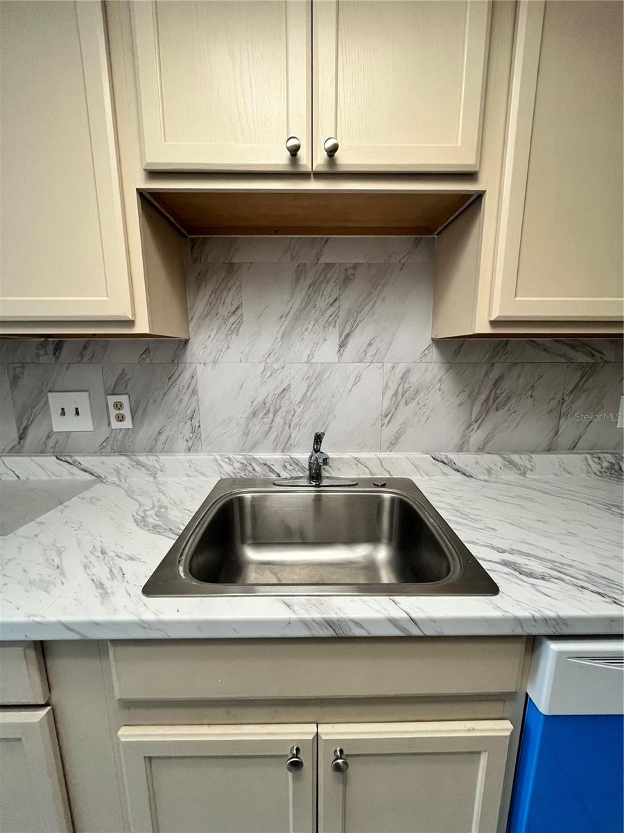 Image 9 of 29 For 4918 Silver Oaks Village F