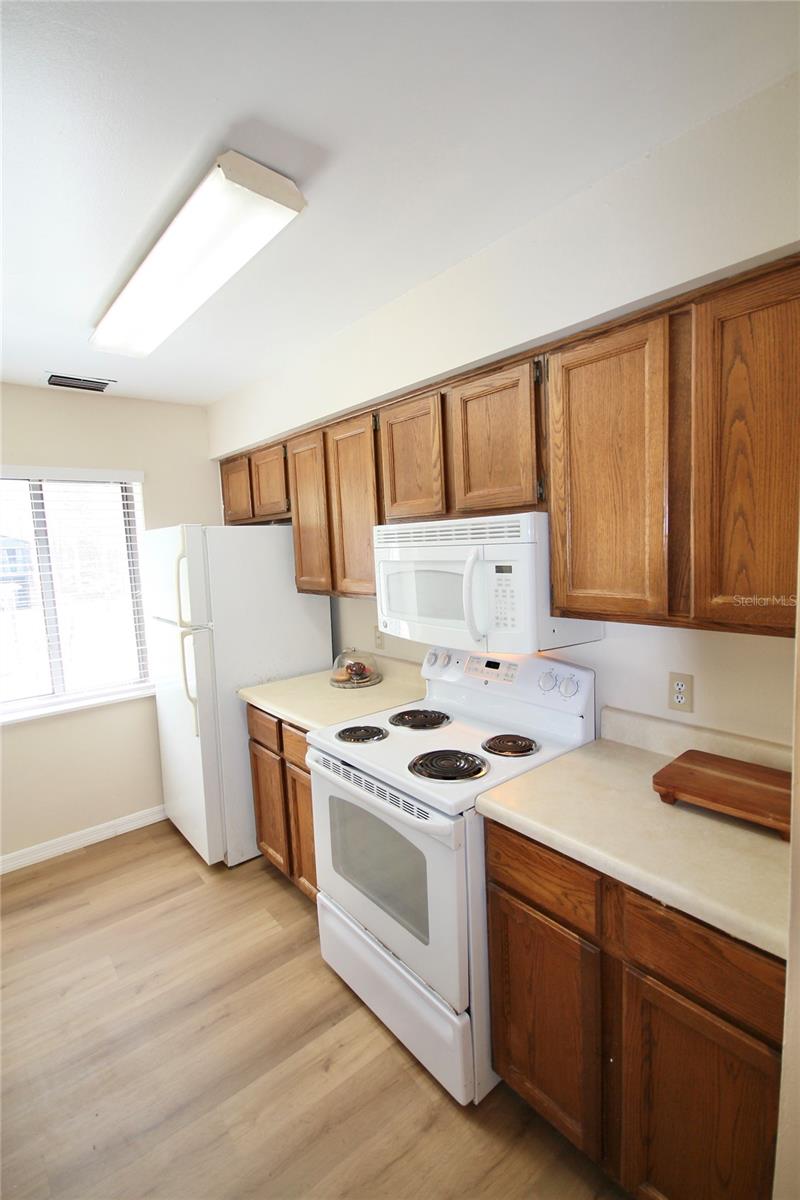 Image 12 of 30 For 185 Waterfall Way 201