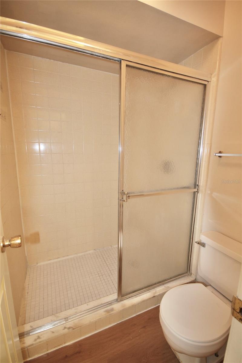 Image 19 of 30 For 185 Waterfall Way 201