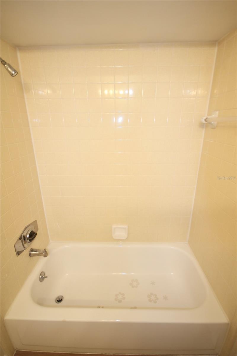 Image 25 of 30 For 185 Waterfall Way 201