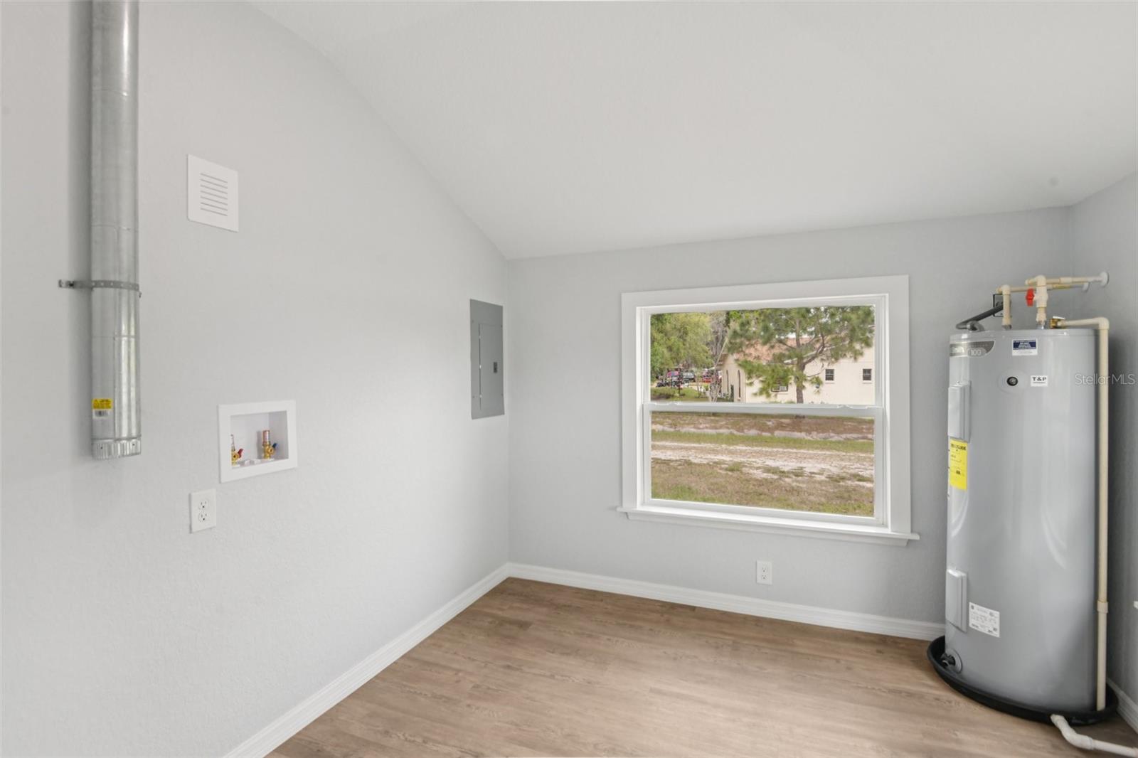 Image 24 of 31 For 3070 Central Avenue