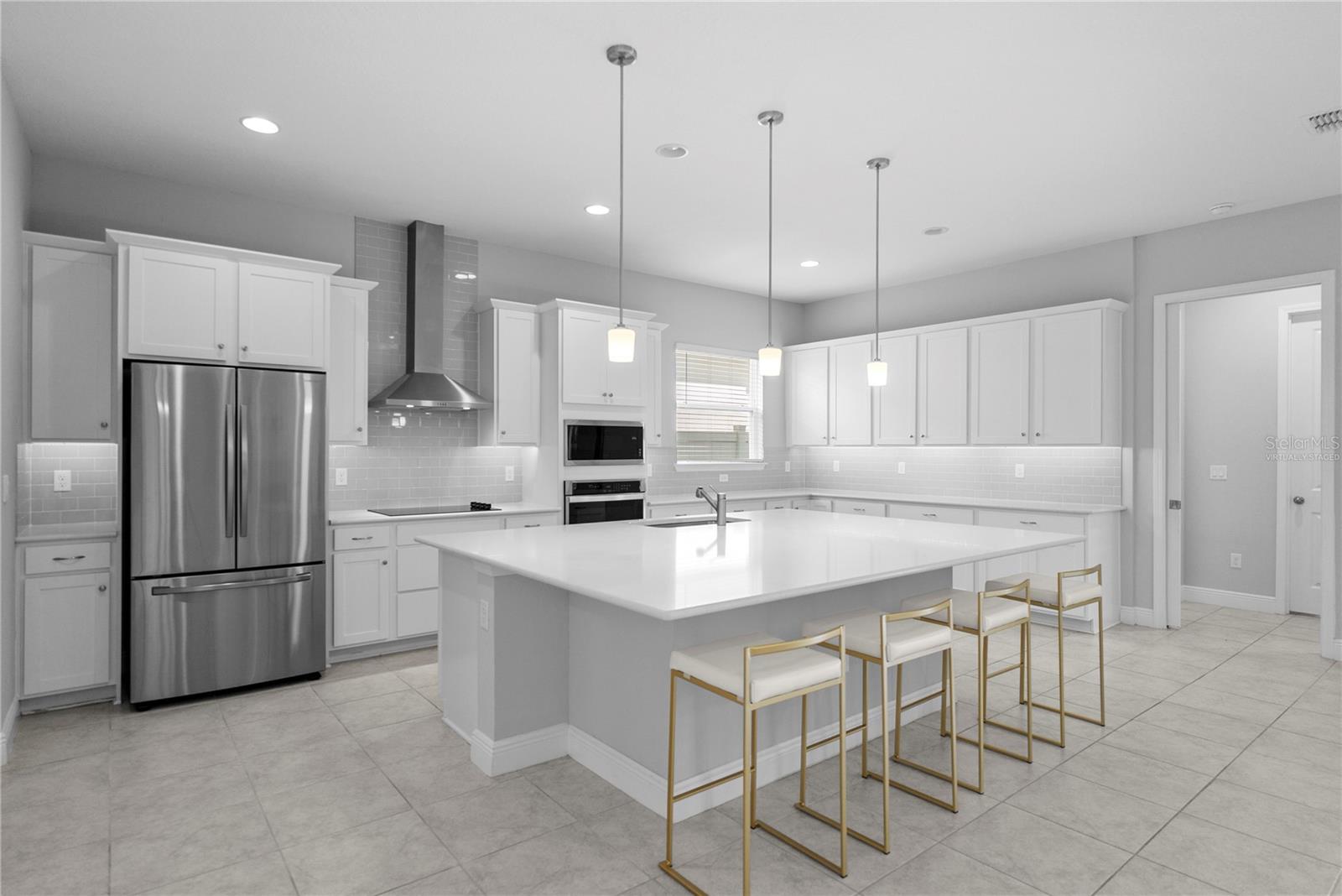 Image 16 of 53 For 15373 Lake Killarney Court